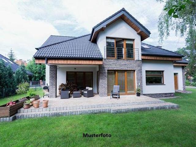 Modernes Einfamilienhaus mit Tiefgarage