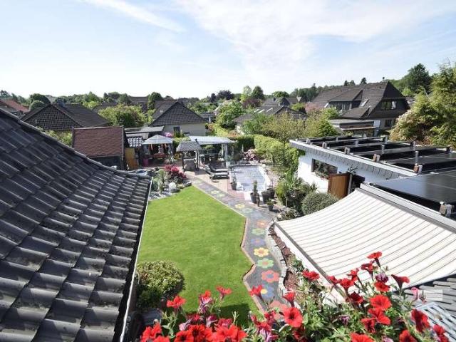 Modernes Einfamilienhaus mit Wellnessgarten, Pool, Whirlpool & PV Anlage in bester Wohnlage von Syke