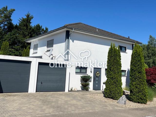 Modernes Einfamilienhaus mit Wintergarten, Doppelgarage und liebevoll angelegtem Garten in Schwendi