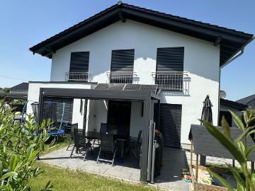 Modernes Einfamilienhaus – teilmöbliert, familienfreundlich, 180 m²
