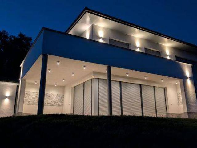 Modernes Einfamilienhaus traumhafte Aussichtslage!