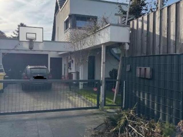Modernes Einfamilienhaus Zwangsversteigerung am 04.11