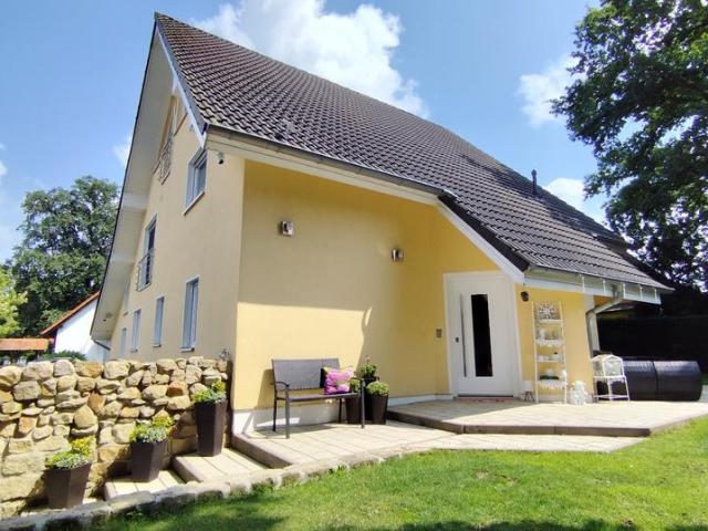 Modernes Einfamilienhaus zwischen Stadt & See von privat