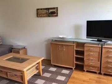 Modernes Einliegerapartment mit separatem Eingang in bevorzugt.