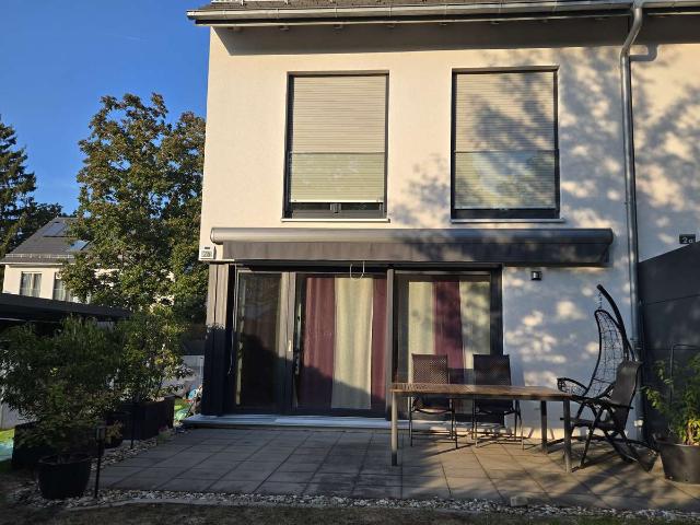 Modernes Endreihenhaus Bj. 2017 mit Garten, Studio und Carport im ruhigen Nürnberger Süden
