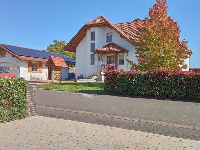 Modernes, Energiefreundliches, großzügiges Landhaus zu verkaufen