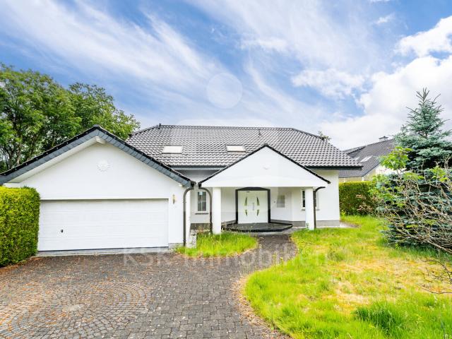 Modernes Familienglück in gefragter Lage von Windeck Obernau mit Doppelgarage und großen Grundstück