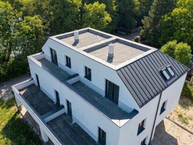 MODERNES FAMILIENHAUS MIT GARTEN & DACHTERRASSE – NUR 25 MIN. VON WIEN