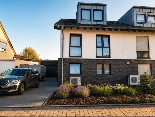 Modernes Familienhaus mit großer Südterrasse in Jüchen HNK