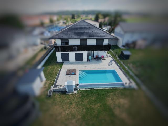 Modernes Familienidyll nahe Graz: Großzügiges Wohnen mit High End Ausstattung und Infinity Pool