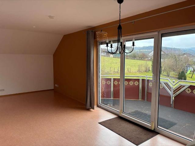 Modernes Flair: 3 Zimmer Dachgeschosswohnung in Bad Soden Salmünster