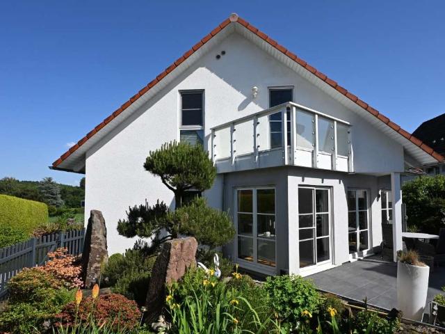Modernes freistehendes Einfamilienhaus mit Garten in gefragter Wohnlage Niedrigenergiehaus!