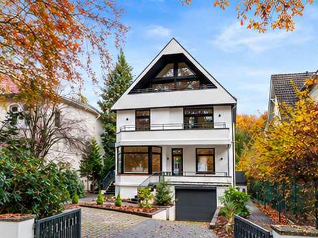 Modernes, großzügiges Haus mit Sauna und Blick ins Grüne zu vermieten