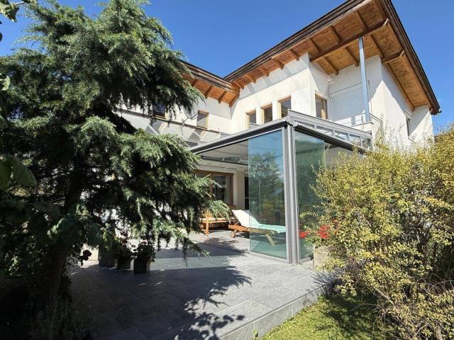 Modernes, großzügiges, sonniges Einfamilienhaus mit traumhaften Garten und Einlieger Garconniere in Sistrans
