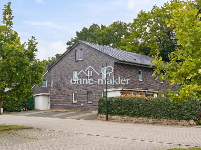 Modernes, großzügiges Zweifamilienhaus mit vielseitigem Nutzungspotenzial und Ausbaureserve