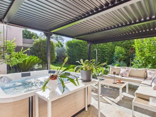 Modernes Haus mit Garten, privatem Spa und fortschrittlicher Technologie in Locarno