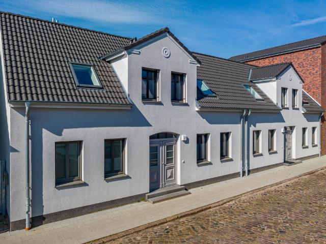 Modernes Haus im Zentrum Elmshorns. Wohnen im historischen Stadtteil