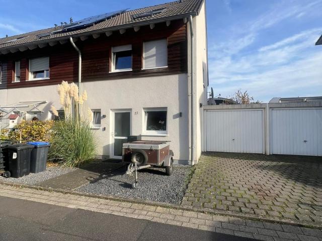 Modernes High Tech Wohnen: Reihenendhaus mit smarthome Komfort & Gartenoase