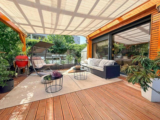 Modernes Holz Bungalow mit Pool, Sauna & Südgarten | Wohnen wie im Urlaub in 1210 Wien