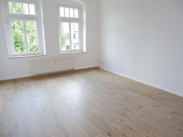 Modernes Laminat Bad mit Fenster West Balkon 1. OG !