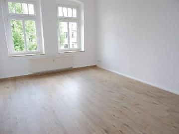 Modernes Laminat Bad mit Fenster West Balkon 1. OG !