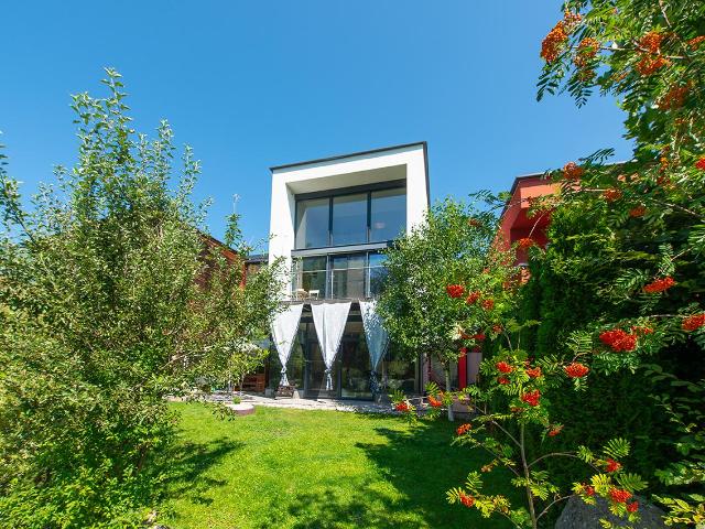 Modernes Lofthaus in Naturlage