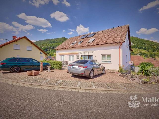 Modernes Mehrfamilienhaus mit bis zu 3 Wohneinheiten – naturnah bei Annweiler