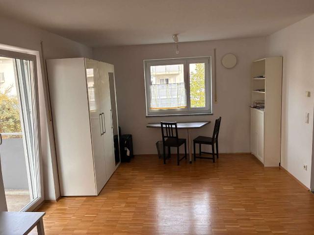 Modernes Möbliertes Wohnen in Ingolstadt: Kompaktes Helles 1,5 Zimmer Apartment