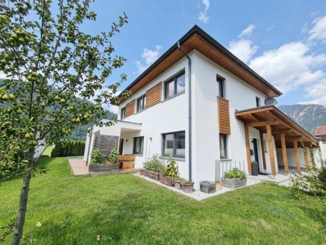 Modernes neuwertiges Einfamilienhaus in Zentrumsnähe