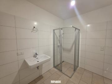 Besichtigungstag, Freitag, 3. Juli 2026 von 15 17 Uhr* Modernes Neubau Wohnhighlight mit großzügigem Balkon – Erstbezug in Haag am Hausruck