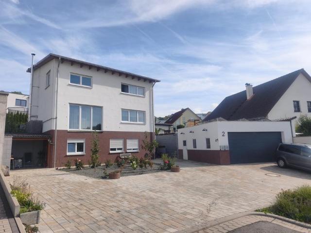 Modernes Passivhaus von 2022 ruhiger Lage in 97618 Heustreu