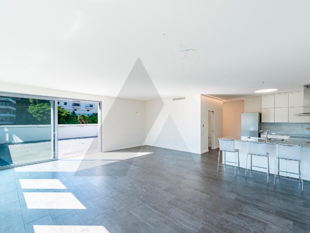 MODERNES PENTHOUSE IN ZENTRALER LAGE MIT GROSSER TERRASSE