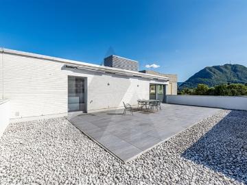 MODERNES PENTHOUSE IN ZENTRALER LAGE MIT GROSSER TERRASSE