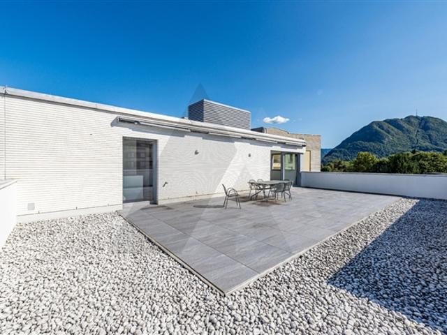 MODERNES PENTHOUSE IN ZENTRALER LAGE MIT GROSSER TERRASSE