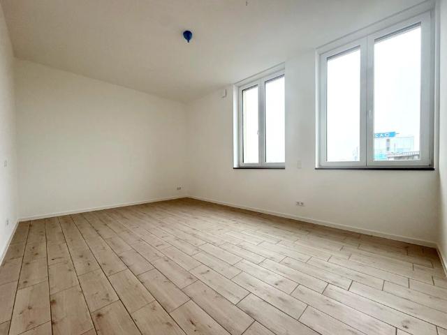 Modernes Penthouse mit Terrasse und Stellplatz