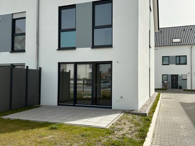 Modernes REH mit EBK, Parkett & gehobener Innenausstattung