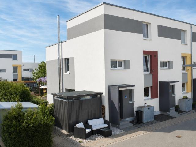 Modernes Reiheneckhaus in familienfreundlicher Wohnlage in Poing