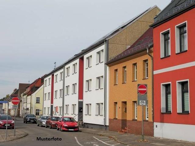 Modernes Reihenendhaus aus 2020 mit 104 m², überdachter Terrasse & Carport
