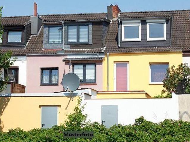 Modernes Reihenendhaus aus 2020 mit 104 m², überdachter Terrasse & Carport