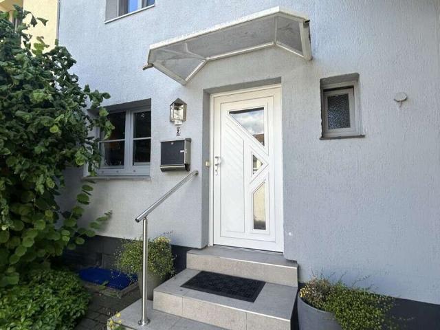 Modernes Reihenendhaus in ruhiger Lage