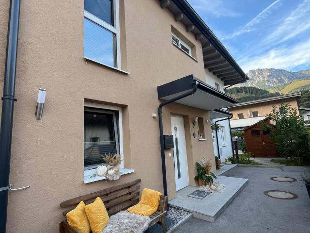 Modernes Reihenhaus mit Bergblick in Leogang einziehen und wohlfühlen