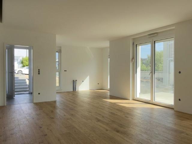 Modernes Reihenhaus mit Garten / Top 12 1