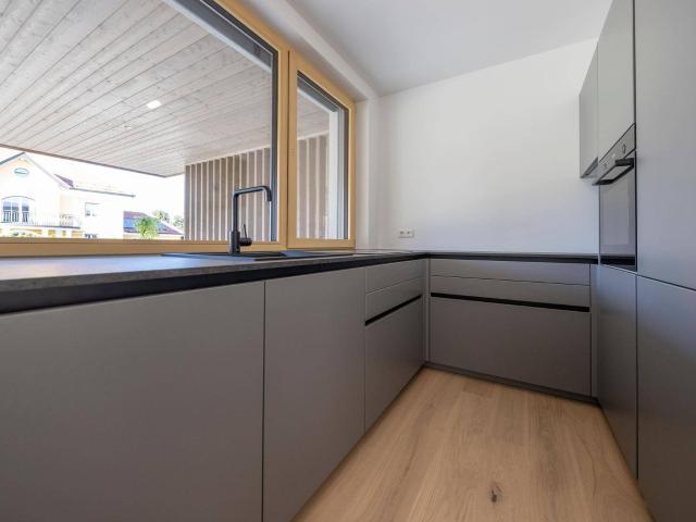 Modernes Reihenhaus mit Garten und Terrasse in Moosdorf