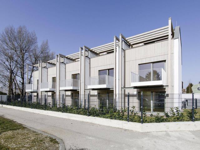 modernes Reihenhaus mit LUFTWÄRMEPUMPE FÖRDERBAR und grossen KELLER, eigener Parkplatz mit E Ladestation