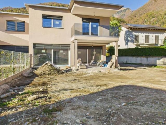 Modernes Reihenhaus Neubau in Cugnasco – 4.5 Zimmer mit Garten