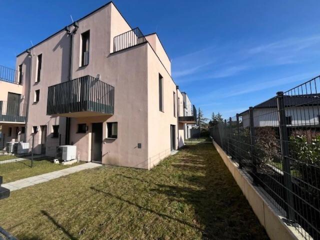 Modernes Reihenhaus Erstbezug 4 Zimmer, 2 Balkone, Terrasse, Parkplatz in Korneuburg!