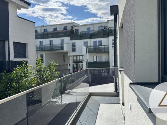 Modernes Reihenhaus | Erstbezug | 7 Zimmer | 4 Außenflächen