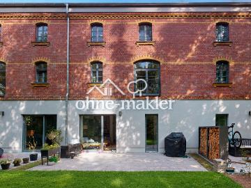 Modernes Reihenhaus im kernsanierten Hofensemble mit Wärmepumpe und langfristigem Mietverhältnis