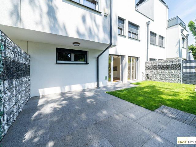 Modernes Reihenhaus in ruhiger Lage mit Garten, 3 Bädern & Parkplatz!