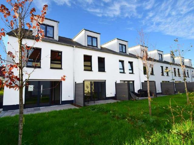 Modernes Reihenmittelhaus mit 5 Zimmern in Mainaschaff mit Küche